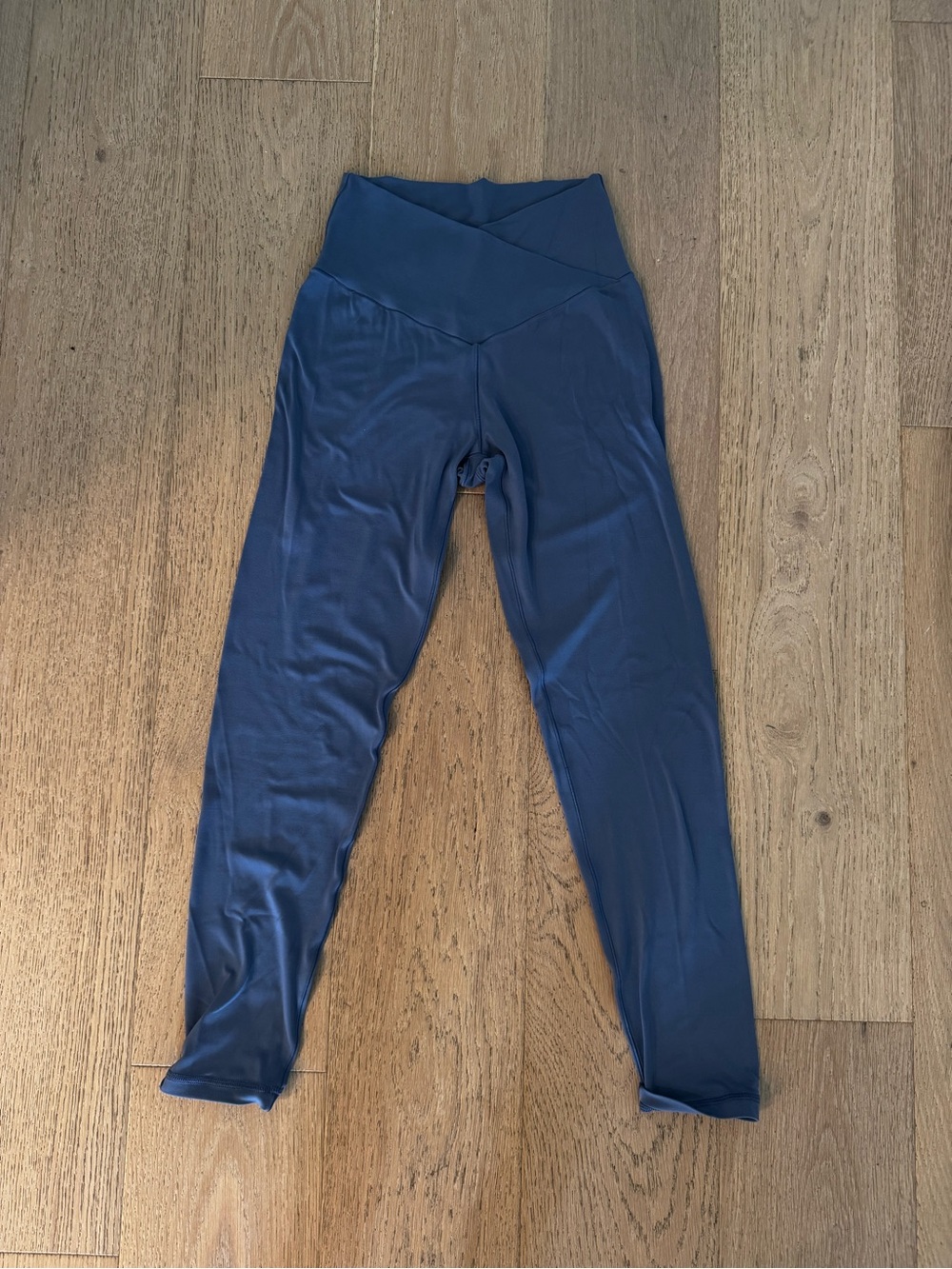 Offline by Aerie Real Me blue crossover leggings, women’s size medium